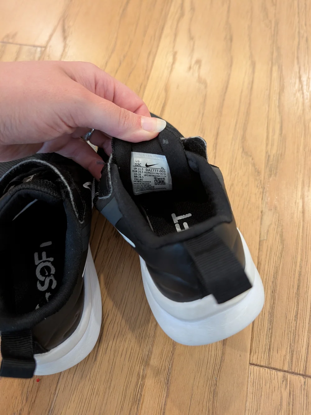 Nike Star Runner 2 Kids Black and White Hook-and-Loop Athletic Sneakers